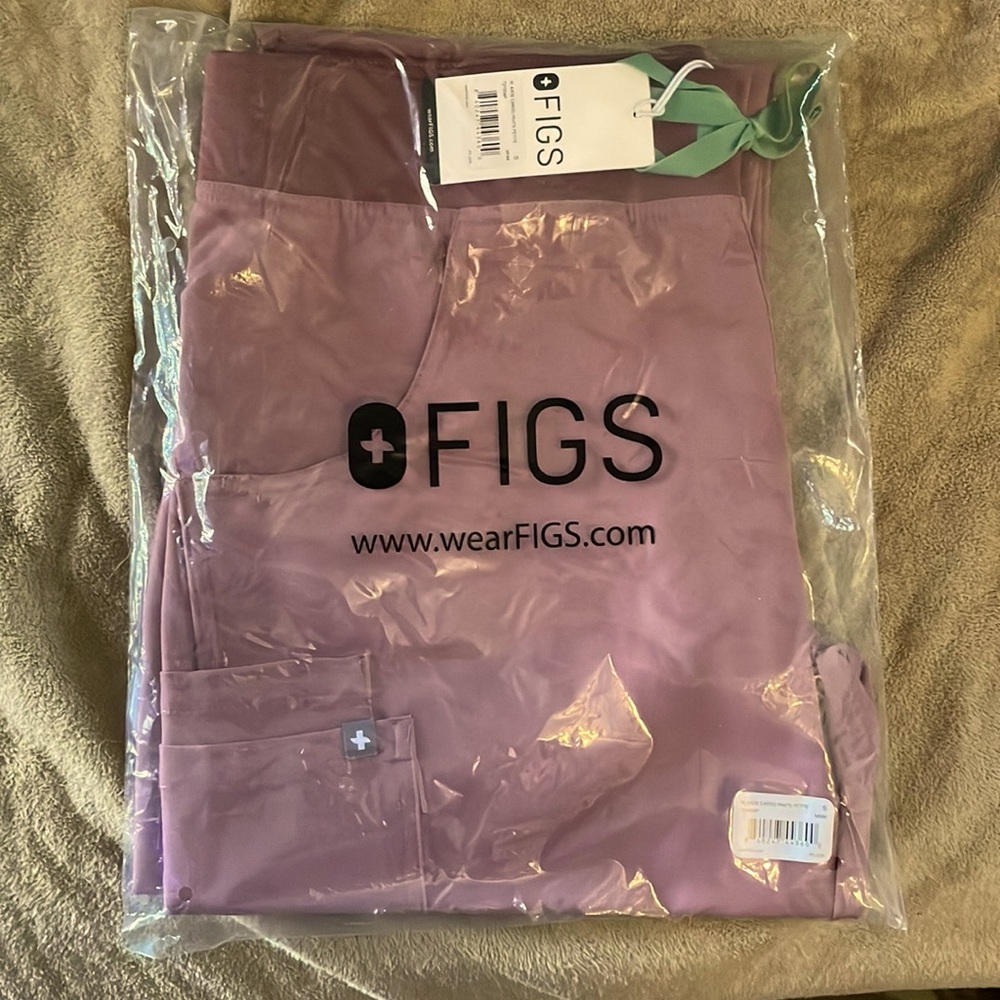 LIMITED EDITION Mineral Mauve Figs Kade Scrub Pants! Small Petite! BRAND NEW!